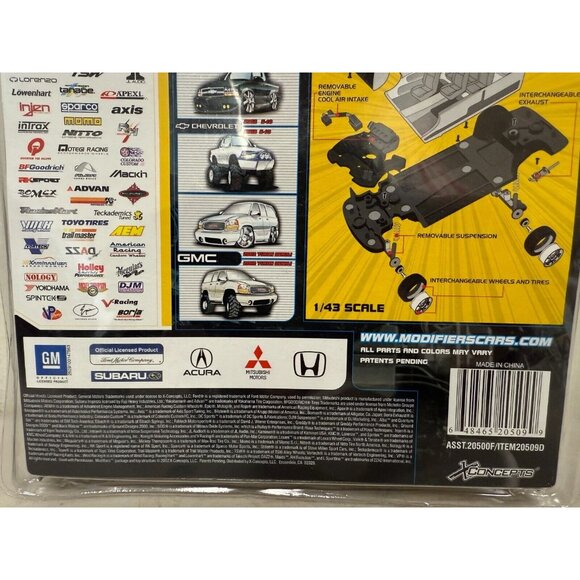 Modifiers Series 4 2002 Cadillac Escalade Die Cast Metal 1/43 Scale - Picture 5 of 6